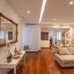 Familiaris Apartment