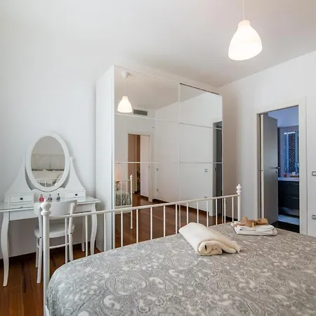 Familiaris Apartment *