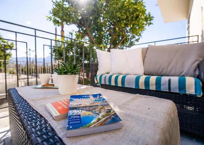 Familiaris * Πομπηία